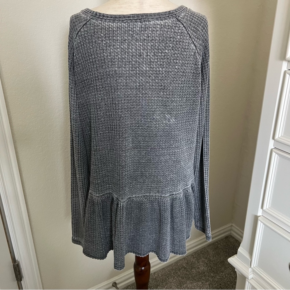 Ruffle Hem Burnout Thermal - Picture 5 of 7